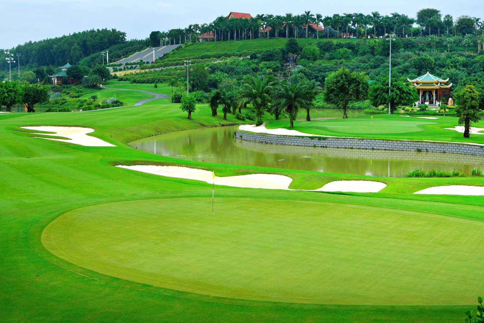 Số liệu sơ bộ về sân golf và định hướng phát triển golf ở Việt Nam